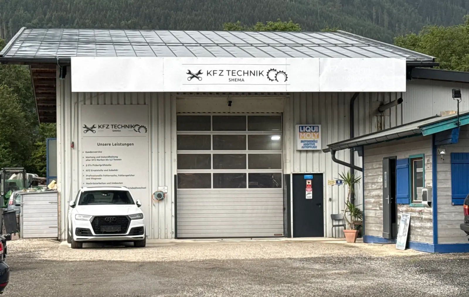 Außenansicht der Werkstatt von KFZ-Technik Shema